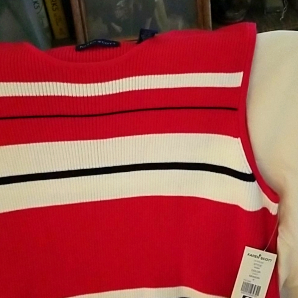 Crew Neck sleeveless sweater